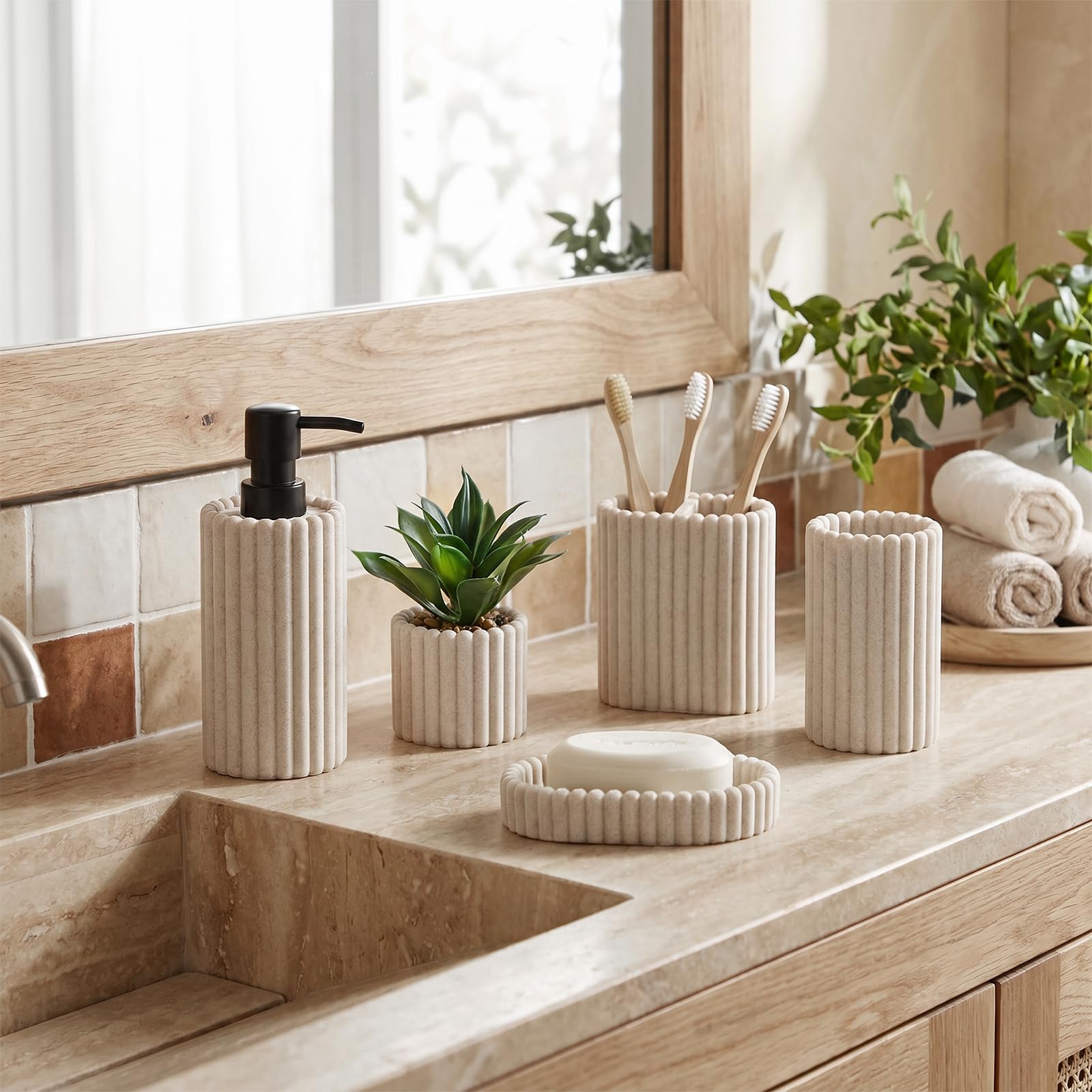 Badezimmer-Zubehör-Set, Sandstein-Optik, beige, dicke Streifen, 5-teilig | Modern, minimalistisch, inklusive Seifenspender, Zahnbürstenhalter, Becher, Seifenhalter, künstliche Topfpflanze, 383 ml