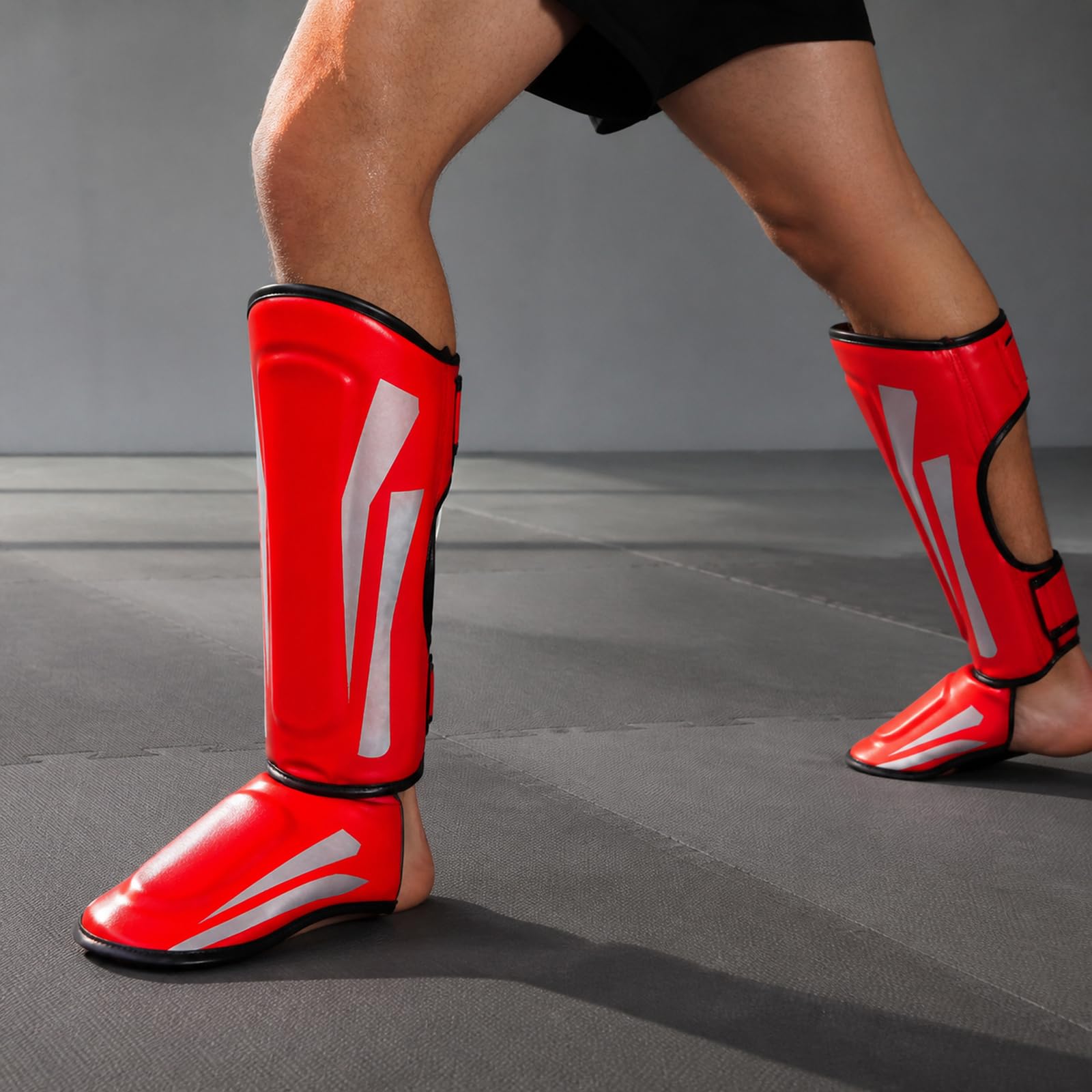 Parastinchi Piedi Protezione Shin Guard,Piedi Protezione Shin Guard,Boxing Parastinchi Uomo e Donna,Regolabili,Traspirante,per Boxe,Sport da Combattimento e Allenamento Quotidiano