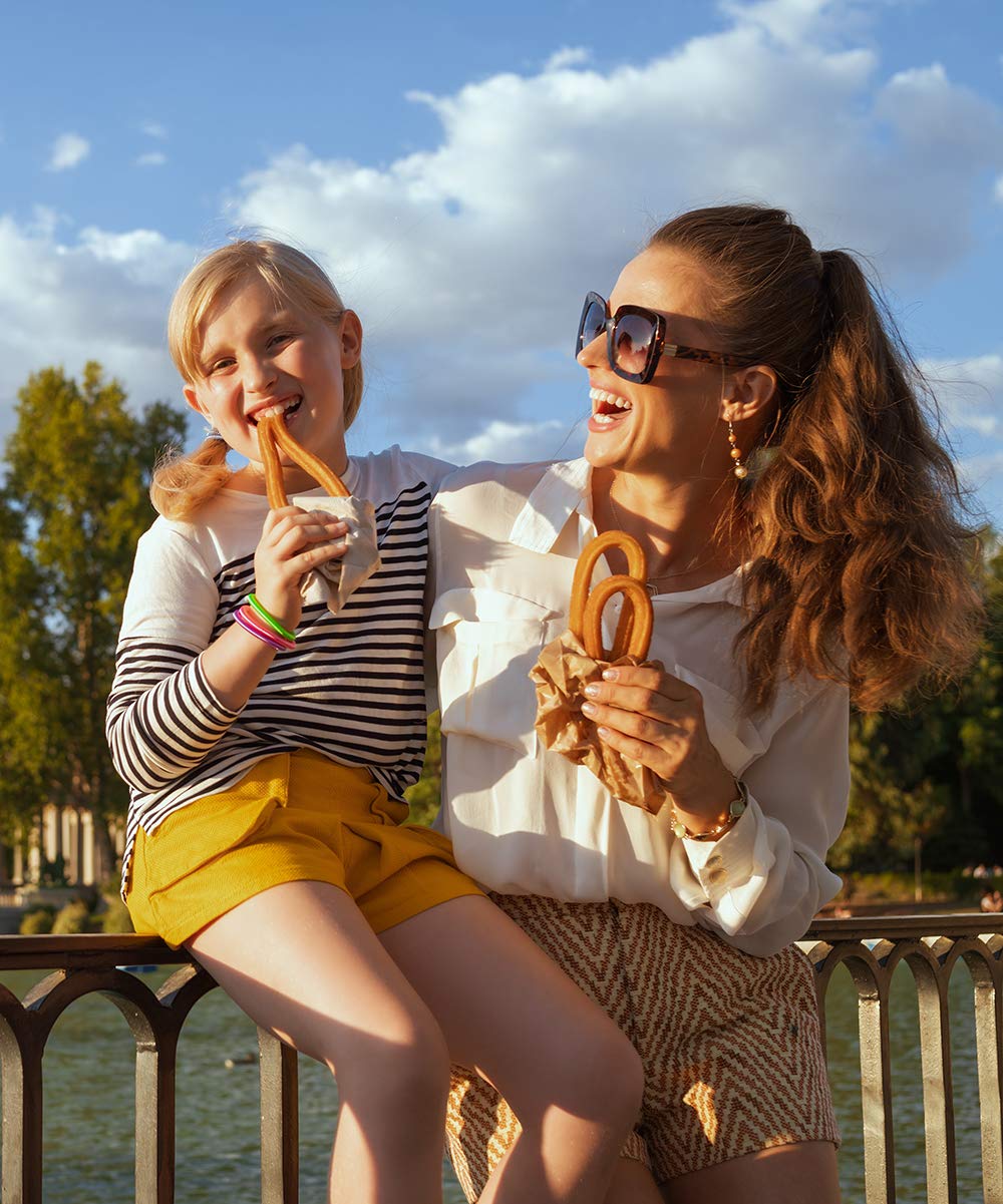 Churro Maker Gun. Holds. Includes 3 Exchangable Stainless Steel Nozzles