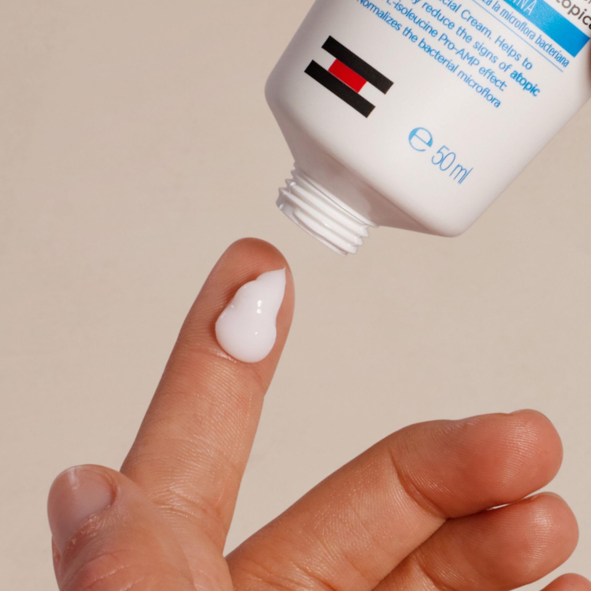 ISDIN Nutratopic Pro-AMP Crema Facial, Crema Facial Protectora, Ayuda a Mejorar los Signos de la Piel Atópica