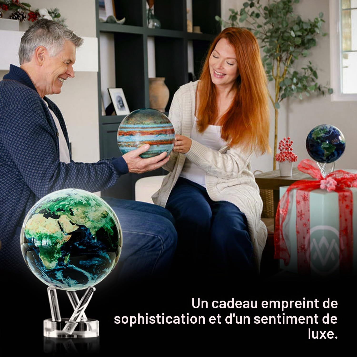 Globe MOVA Terre avec Nuages – 11,5 cm, Globe Auto-Rotatif avec Lumière | Mouvement Silencieux, Sans Piles ni Câbles | Décoration Unique de Bureau ou Cadeau pour Passionnés de l’Espace