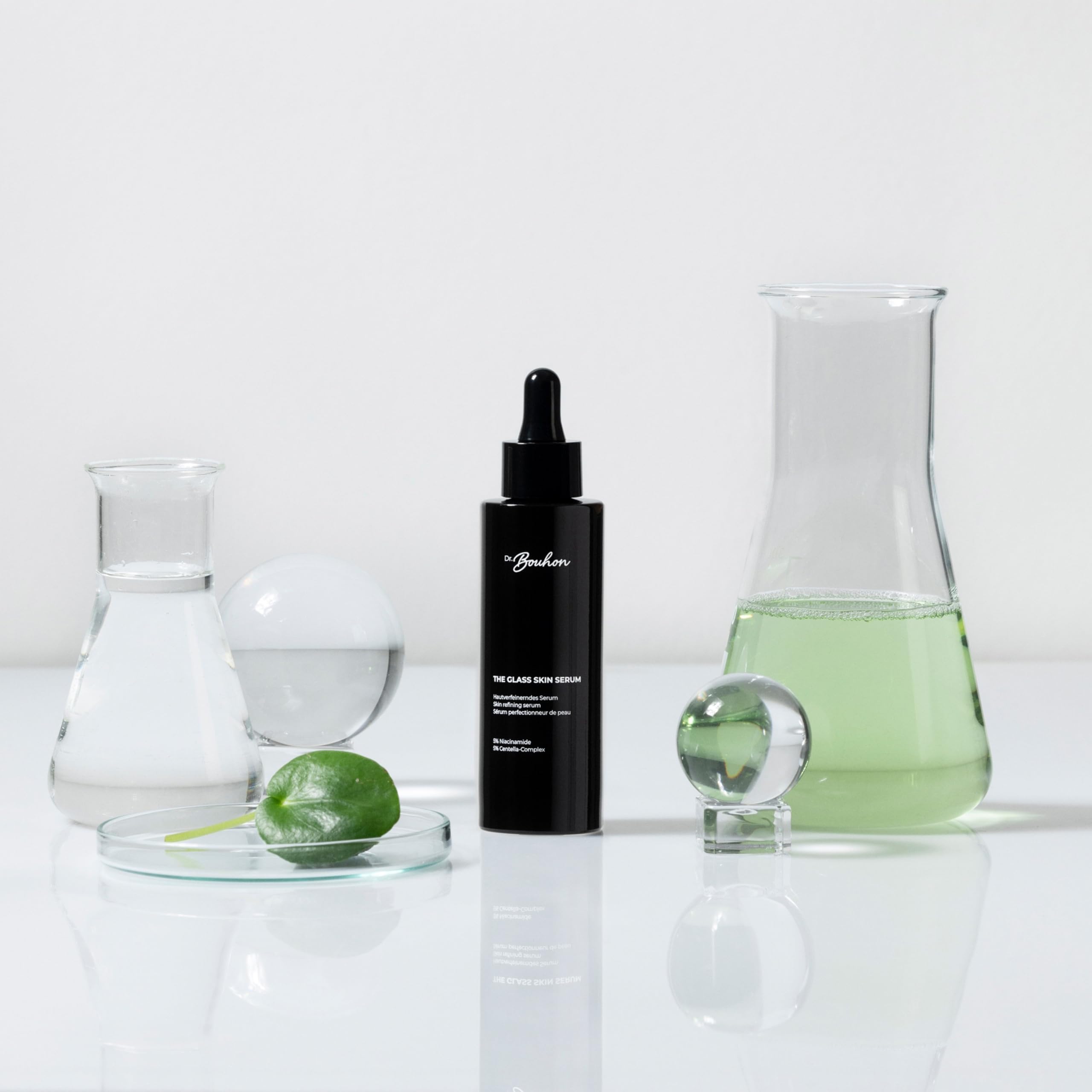 The Glass Skin Serum (50ml) – Glow & Balance Gesichtsserum mit Centella Asiatica, 5% Niacinamid & Postbiotika – verfeinert Poren & beruhigt sensible Haut – parfümfrei & vegan