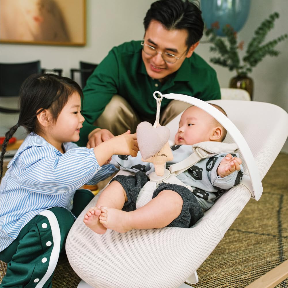 Hamaca y Columpio Stokke Yoga Para Bebés, Arena Clara - Movimiento dual para calmar y estimular a bebés de hasta 11 kg - Incluye cojín para recién nacidos - Tres posiciones ajustables