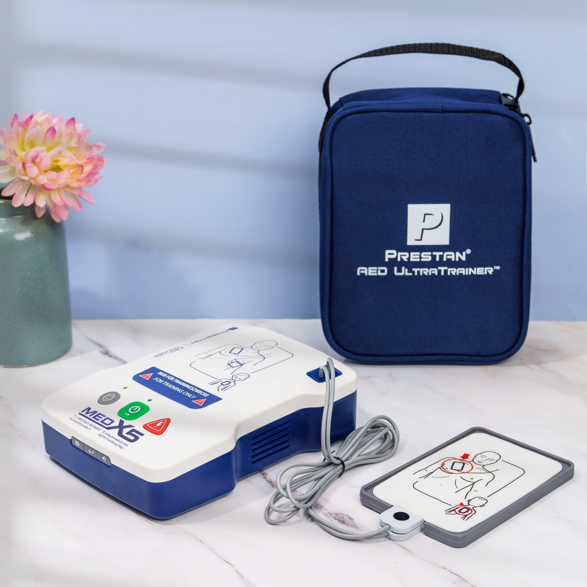 MedX5 Universal AED/desfibrilador UltraTrainer, idioma: alemán/inglés y 3 años de garantía del fabricante