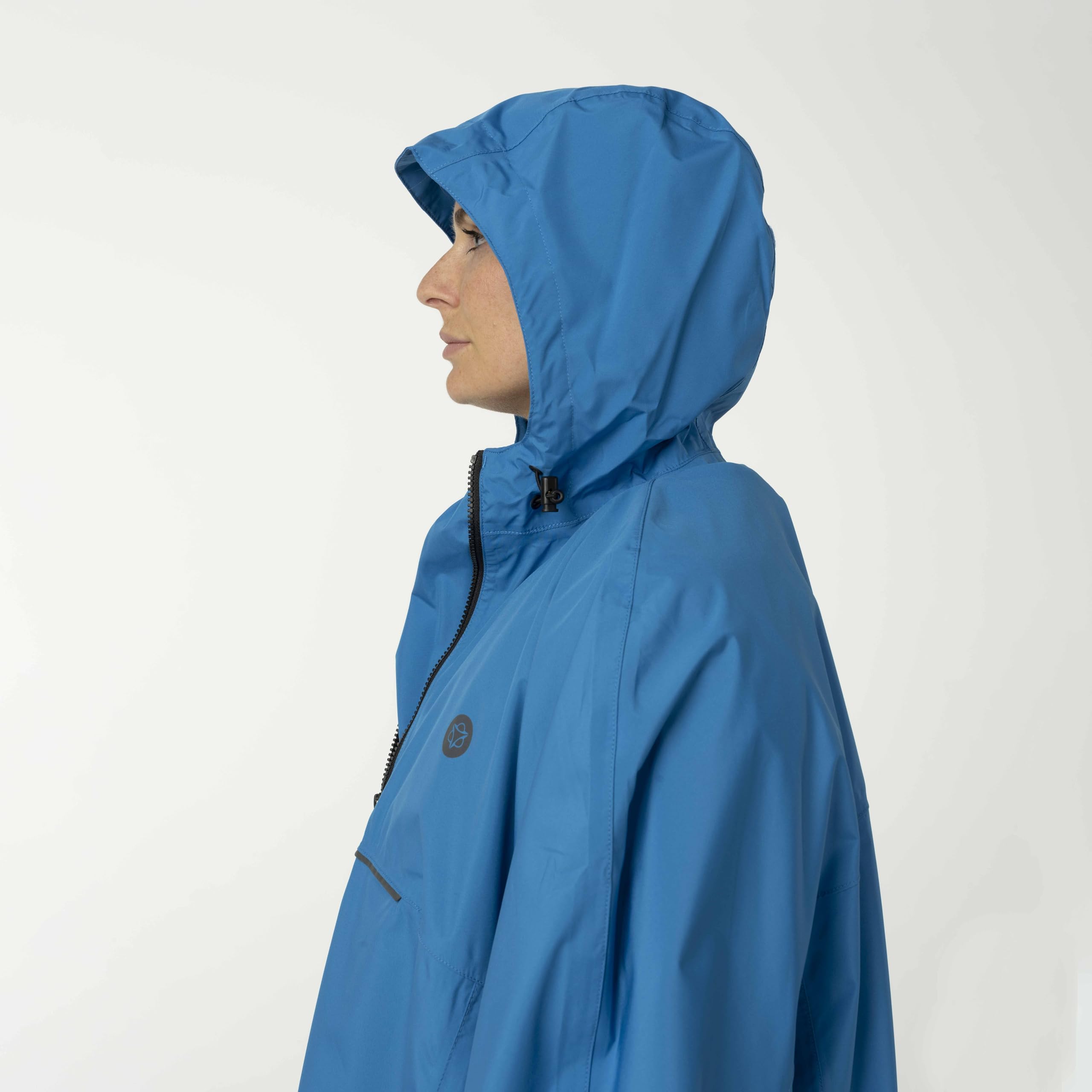 AGU Essential Grant - Poncho impermeabile e antivento, riflettente, 100% poliestere riciclato, unisex, taglia unica