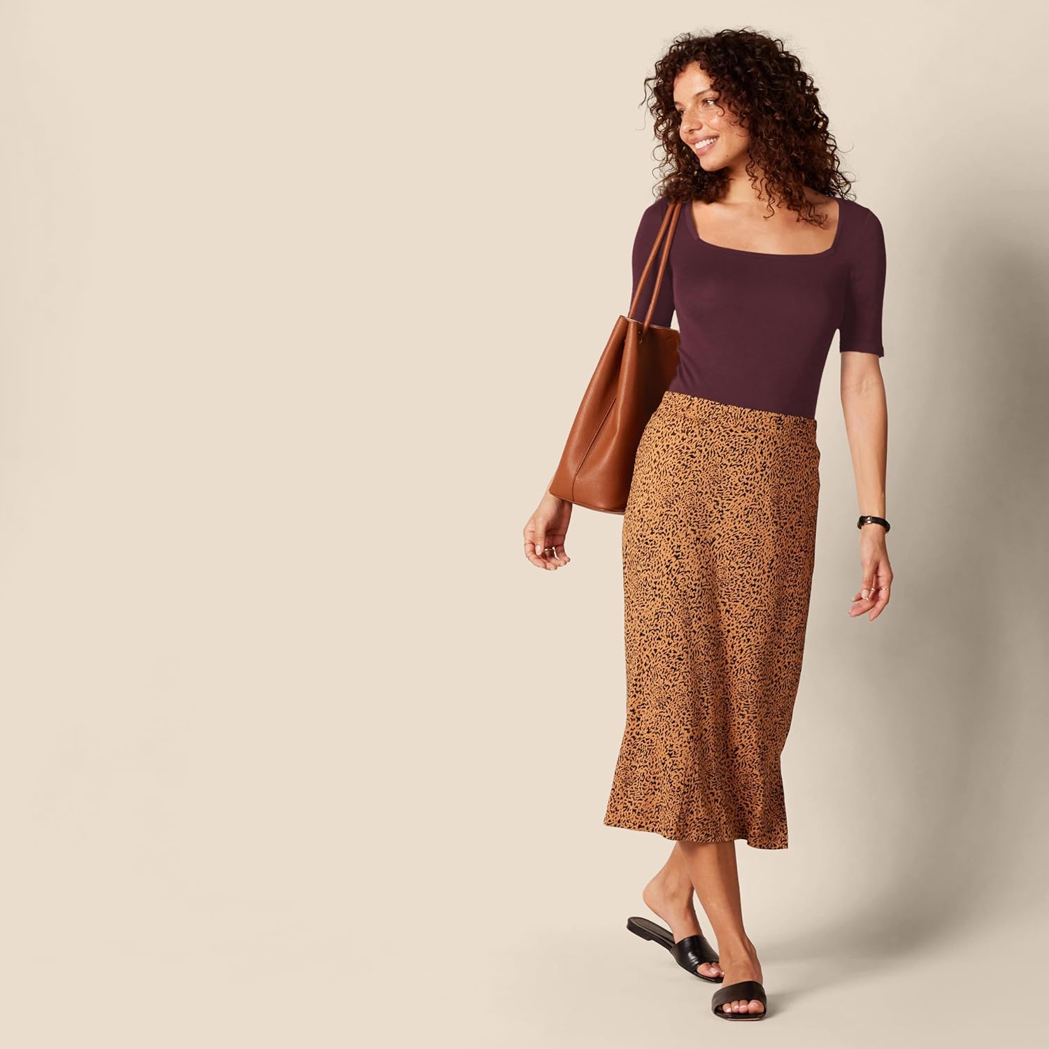 Amazon Essentials Women's Slim-Fit Half Sleeve Square Neck T-Shirt - Image 5