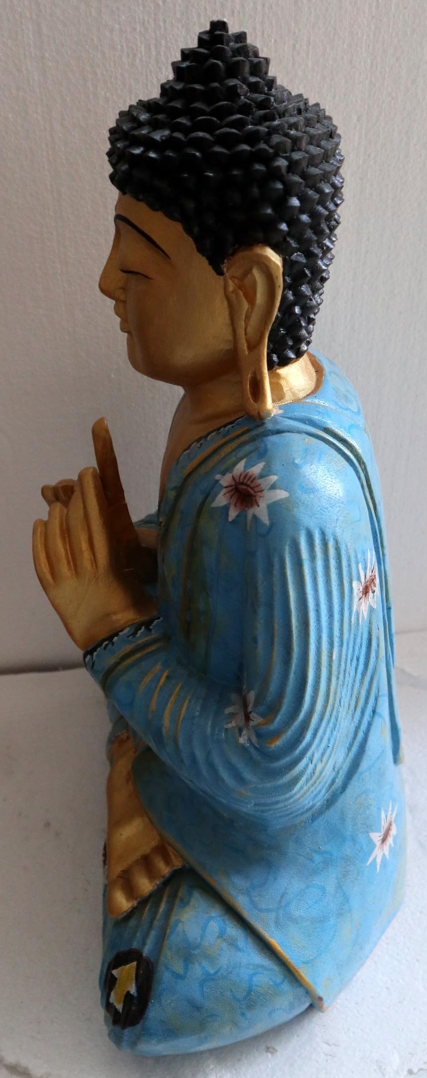 Figura de Buda de madera maciza de nogal indio o suar de 40 x 20 x 52 cm de altura, azul y dorado