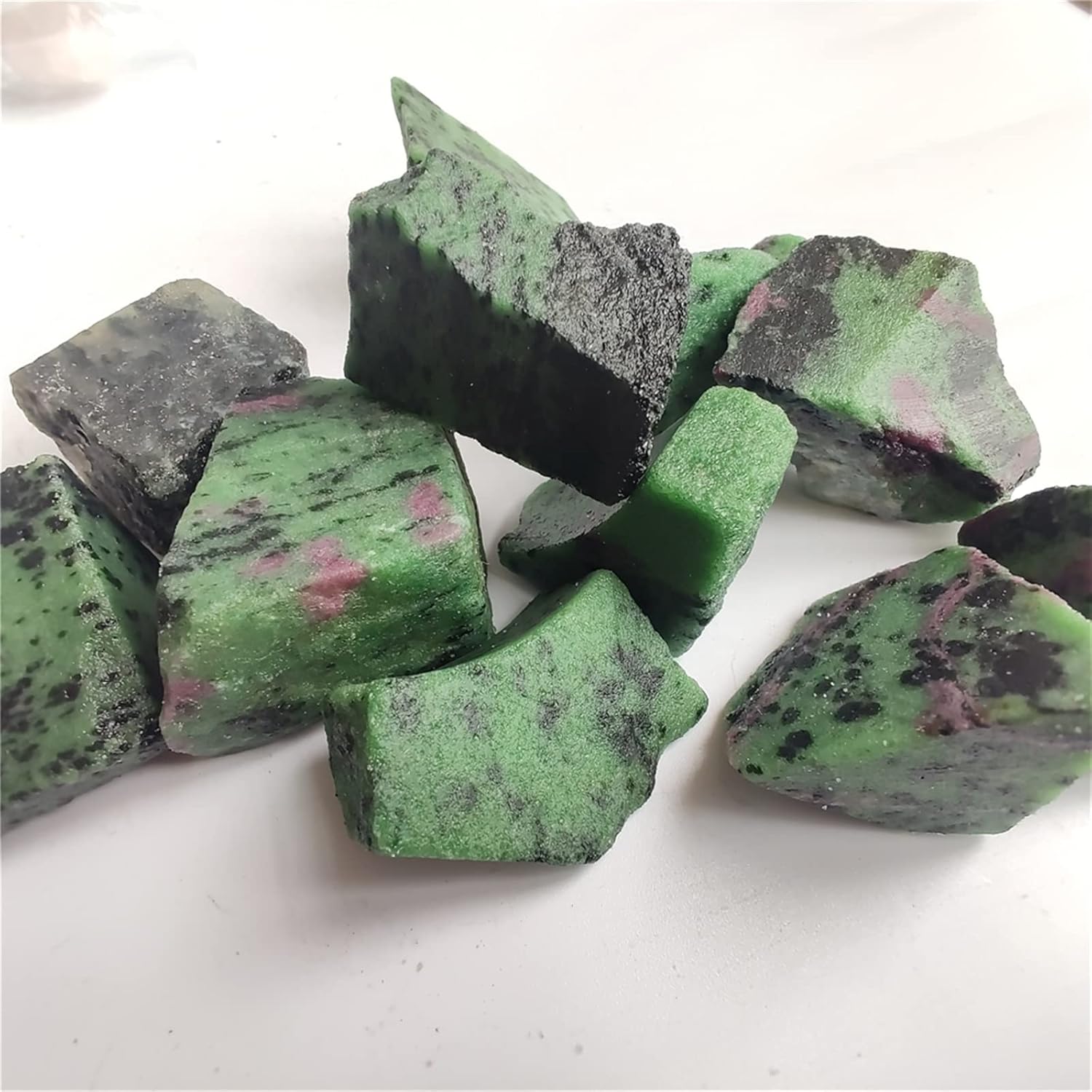 Crystal 50-100g Natural Epidote Ruby in Fuchsite Crystal Stone Rock Chips Collection Natural Crystal Fish Tank Stone Home Collections(Color:40-50g)