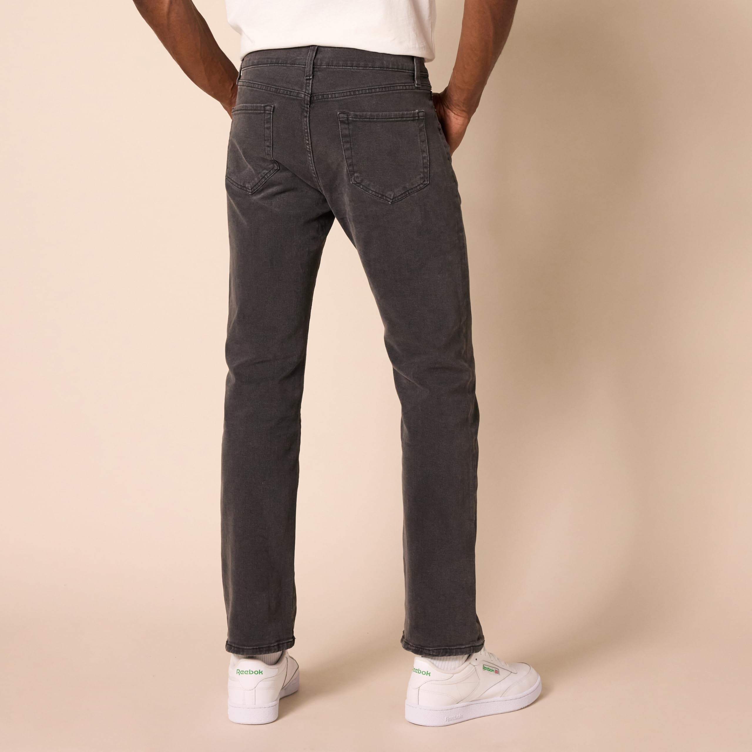 Amazon Essentials Jeans Elasticizzati con Taglio Dritto - colori fuori produzione Uomo