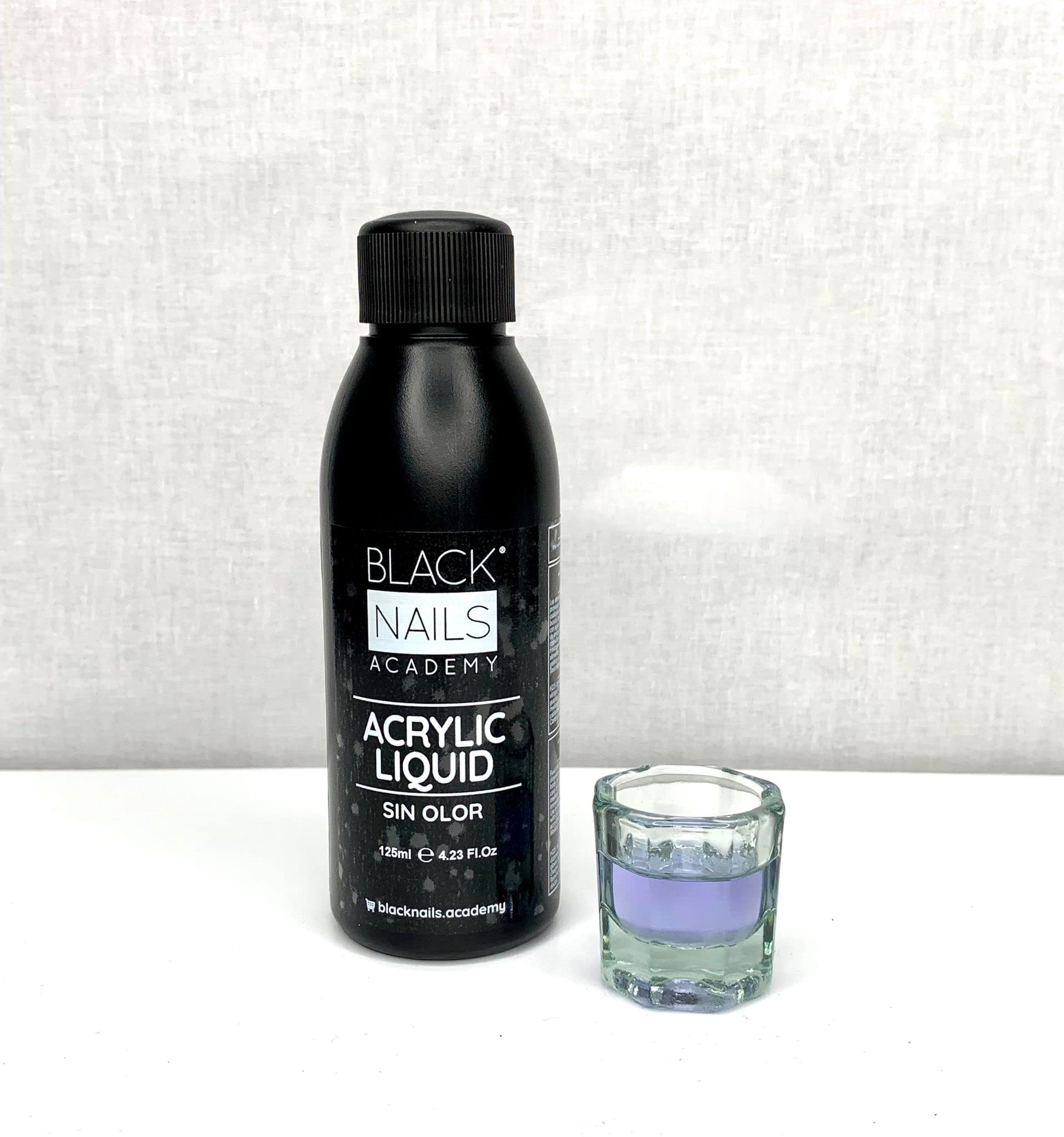 PŁYN AKRYLICZNY (BEZ ZAPACH) - ŚREDNIO SUSZONA PŁYNA - DO PROSZKÓW ACRYLICZNYCH PAZNOKCI - BLACK NAILS (125ml)