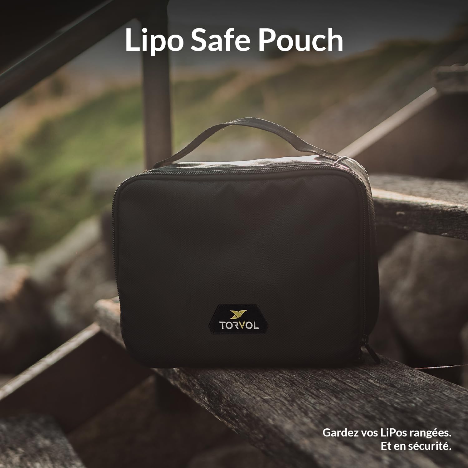 Torvol – LIPO SAFE BAG Stealth Edition, Pochette anti feu et etanche pour batteries LiPo – Stocke jusqu’à 15 batteries Lithium-Polymère – Compatible avec les sacs Quad PITSTOP – 26 x 20 x 11 cm – Noir