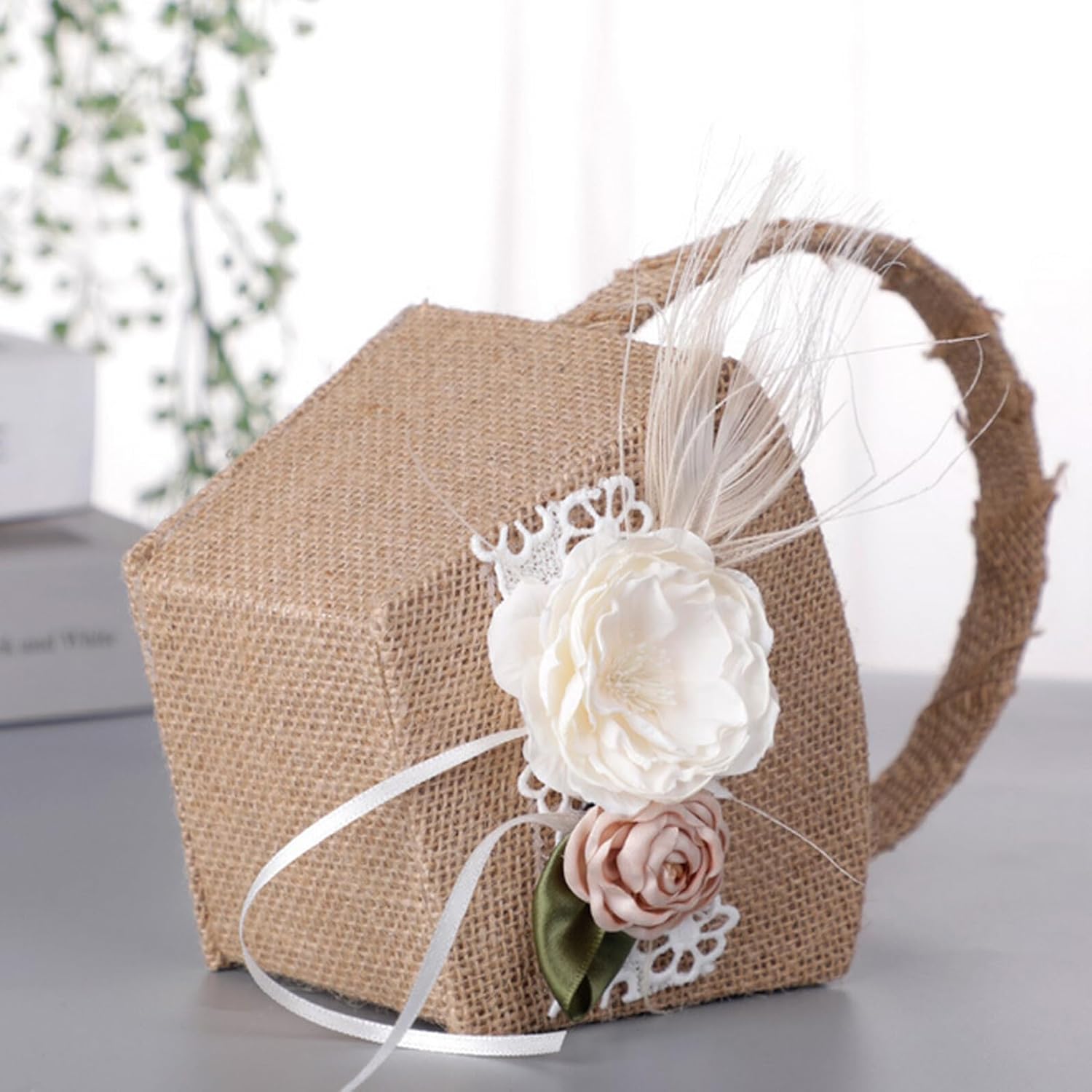 KALLORY Flower Girl Wedding Basket with Rustic Linen, Feather and Bowknot Decoration, Delicate Floral Ceremony Petal Basket for Wedding Supplies and Party Events