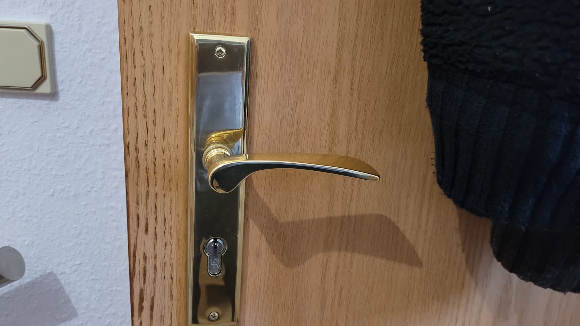 Bestel nu Hoeksluitplaat RVS afgerond DIN-links tbv dag- en nachtslot