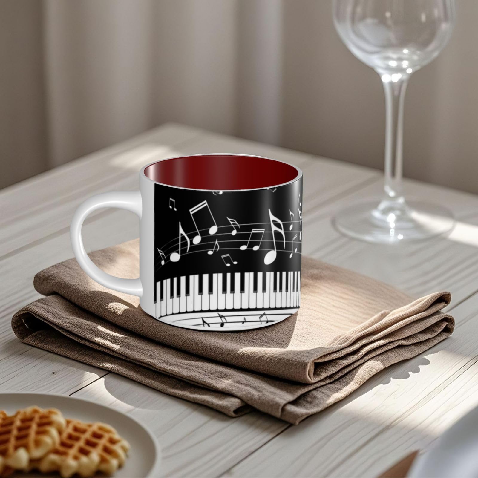 Tazza da caffè in ceramica con stampa note musicali bianche e nere