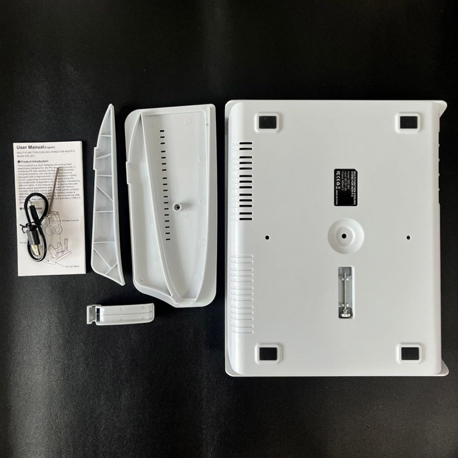Base di raffreddamento sottile per PS5 con tre velocità della ventola RGB a 7 colori e supporto di ricarica doppio per PS5 PRO e controller PS5 Slim