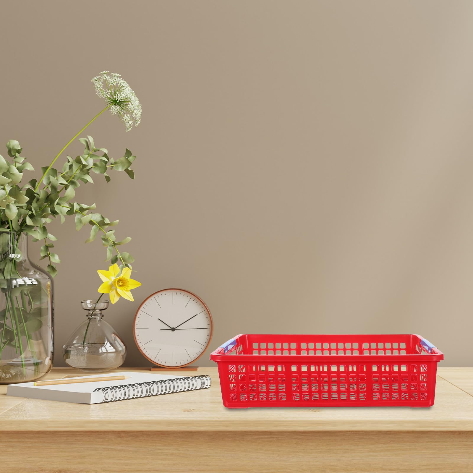 DOITOOL 5 cestas de plástico con asas - Contenedor de plástico rojo para escritorios, aulas y cocinas - Bandeja de malla apilable multifunción para frutas, snacks, juguetes y comida rápida
