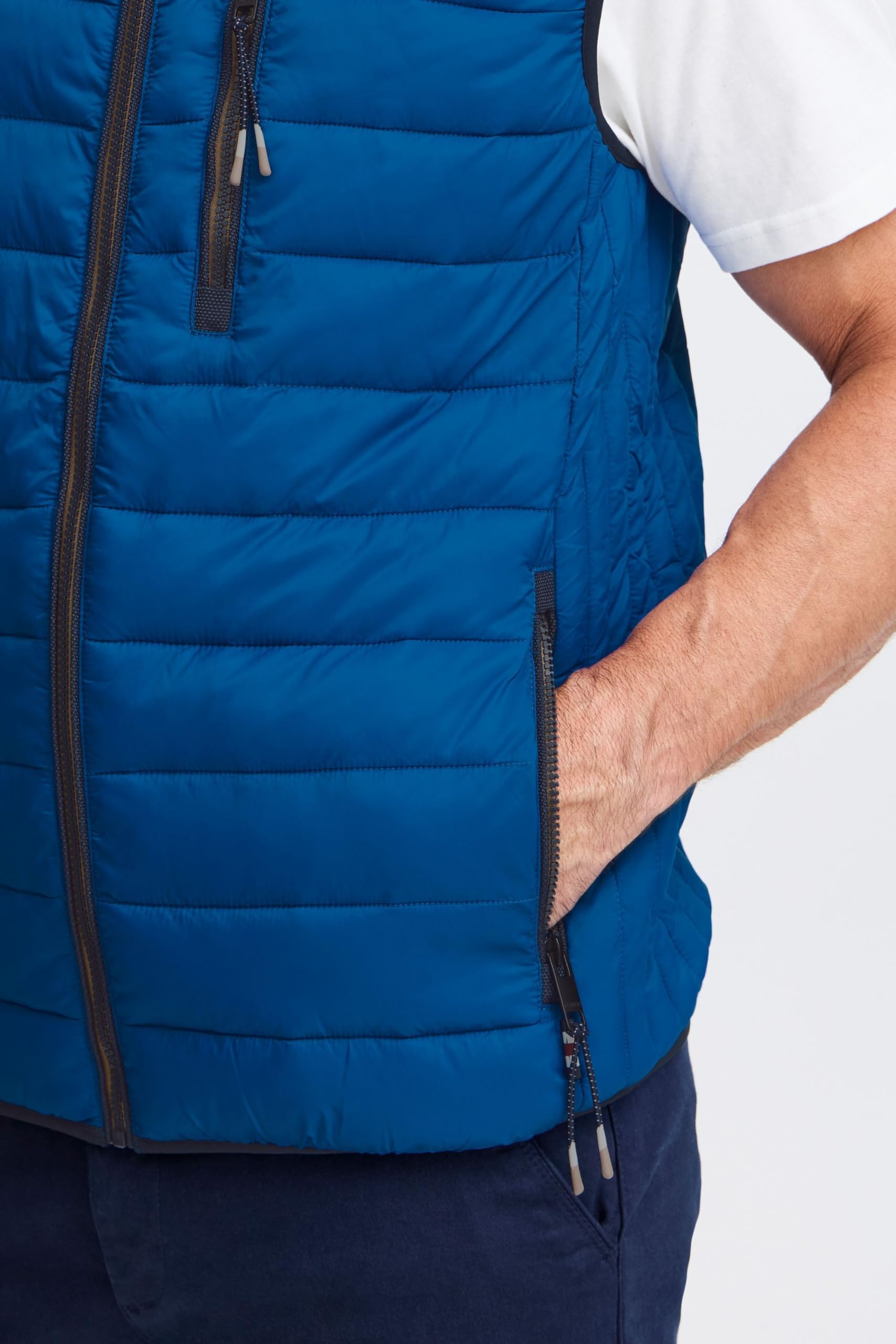 FQVinncent Gilet da uomo imbottito da esterno con tasche con cerniera, tasca sul petto, dettagli etichette, vestibilità regolare