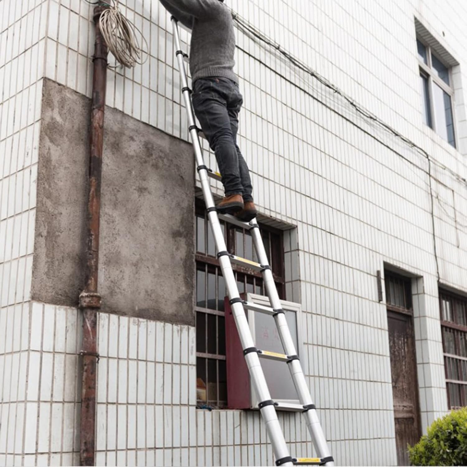Telescopic Ladder Heavy Duty Aluminum Extension Telescoping Ladder with Handgrip, Adjustable Telescopic Ladder for Loft/Roof/Ceiling, Easy to Transport (Size : 2m/6.6ft)