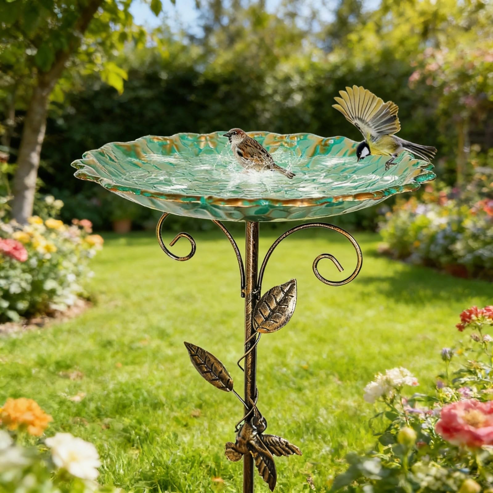 Vogeltränke Stehend, Metall Vintage Vogeltränke Winterfest, Vogelbad Garten Stehend, Wassertränke für Vögel, Futter Vogelbad, Wildvögel Wassertränke mit Erdspieß für Draußen Garten Hof Rasen (B)