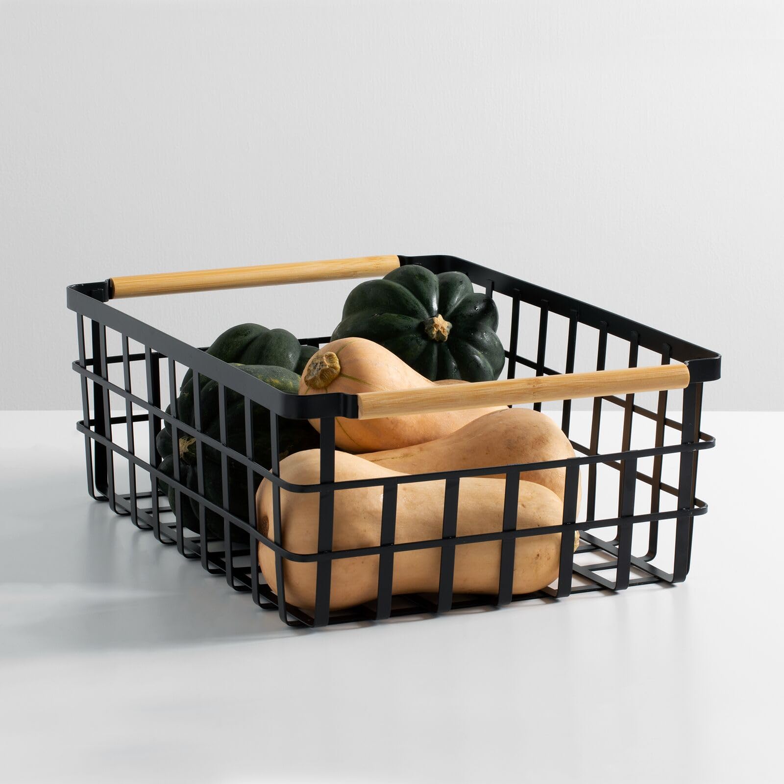 mDesign panier de rangement pratique (lot de 4) – panier en métal pour cuisine ou garde-manger – 40,6 cm x 30,5 cm x 15,2 cm – panier rangement polyvalent pour ustensiles, aliments, etc. – noir mat