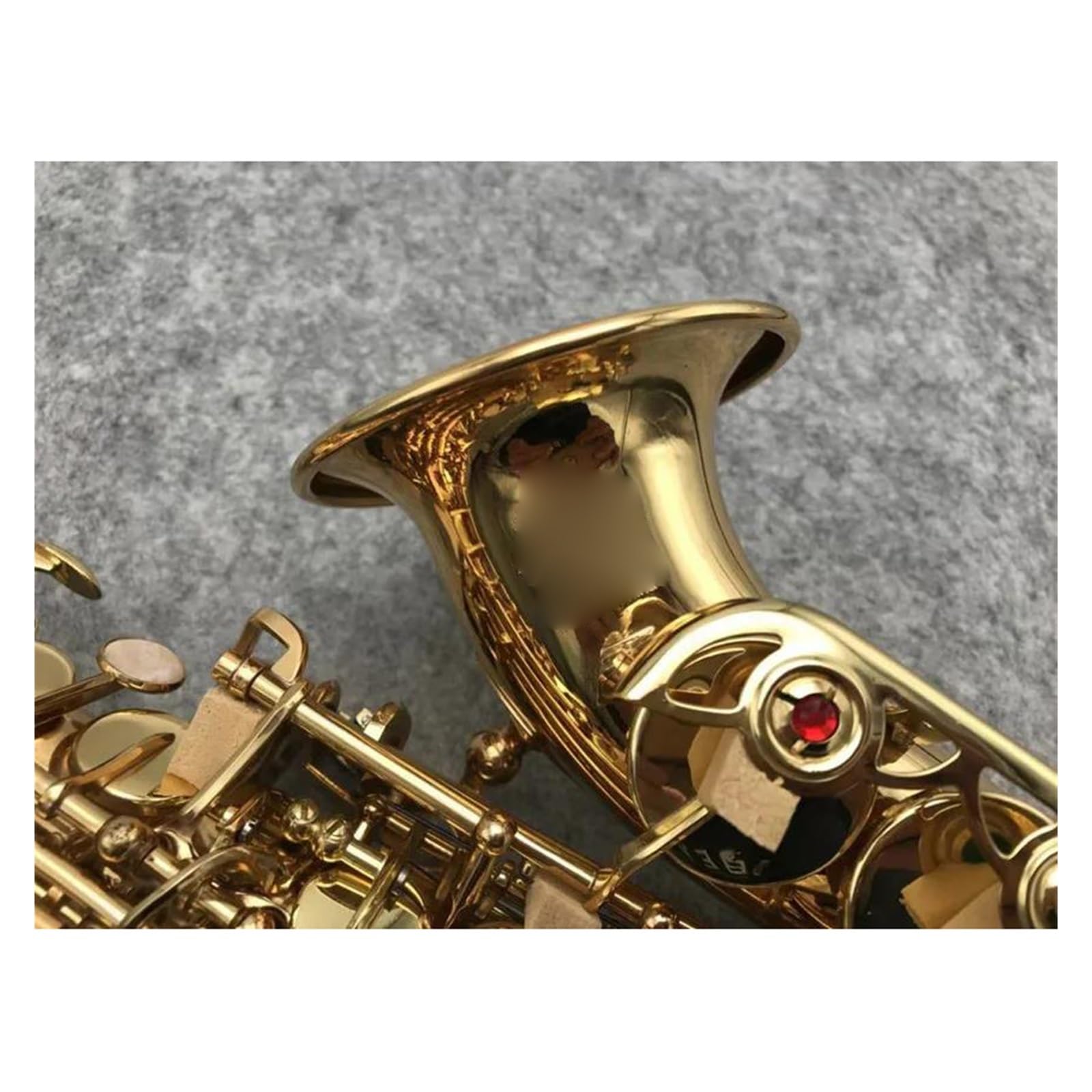 Saksofon Zakrzywiony Instrument Muzyczny Saksofon Sopranowy. Lakierowany Złoty Mosiężny Profesjonalny Saksofon