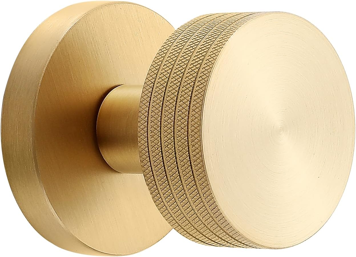 Knurled Brass Privacy Door Knob – Solid Brass Industrial Style Handle with Brushed Finish – Fixed 60mm Backset for Bedroom & Bathroom Doors (Brushed Brass, Privacy-2.375 in)