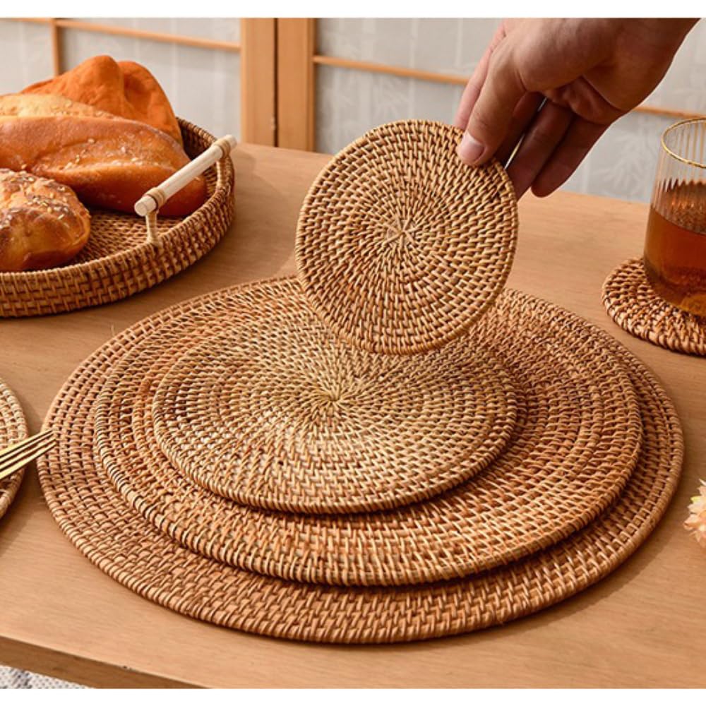 Rattan Untersetzer 2er Set handgefertigt,geflochtene Tischuntersetzer rund für Getränke Tassen Schüsseln Töpfe,hitzebeständig Platzdeckchen Boho Tischdeko für Zuhause Küche Esstisch,Kaffee,35cm