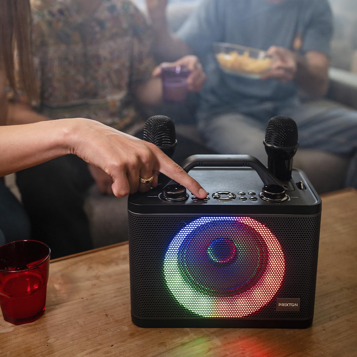 PRIXTON Karaoke Portátil PartyGO con 2 Micrófonos, Altavoz de Gran Potencia para Fiestas con Bluetooth/USB/AUX/SD, Luz LED Multicolor RGB, Autonomía 4h, Negro (Reacondicionado)