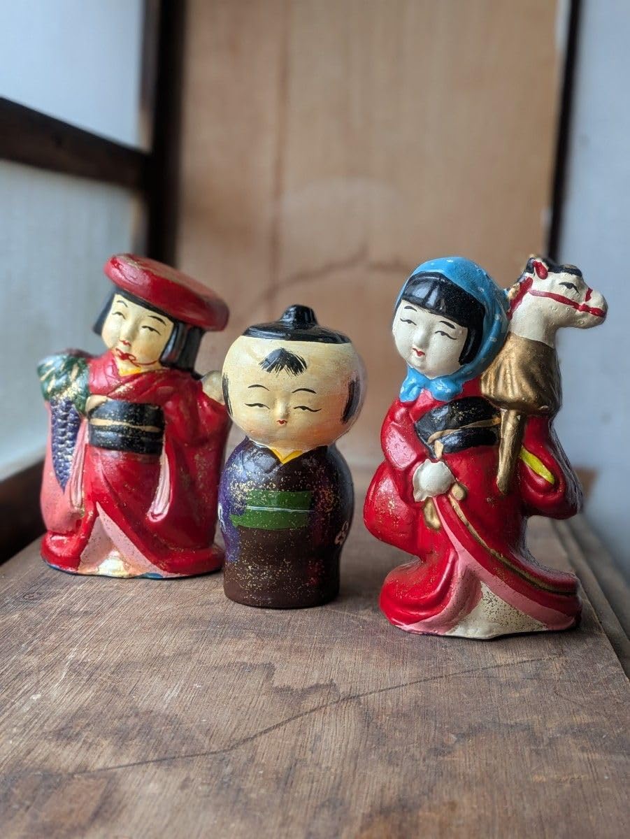 日本人形セット 陶器製 伝統的デザイン 日本人形セット 陶器製 伝統的