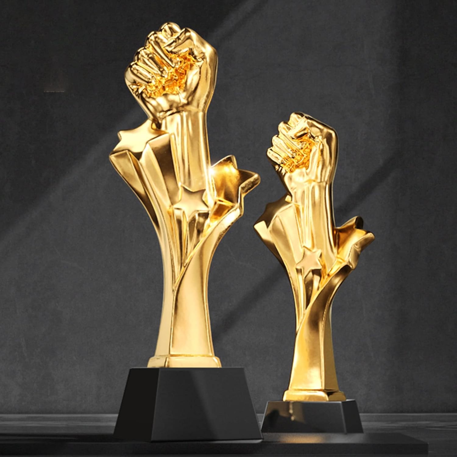 拳のトロフィー優秀な従業員賞企業の年次総会のトロフィーインスピレーションを与える学生のトロフィーチャンピオンのトロフィーオフィスの装