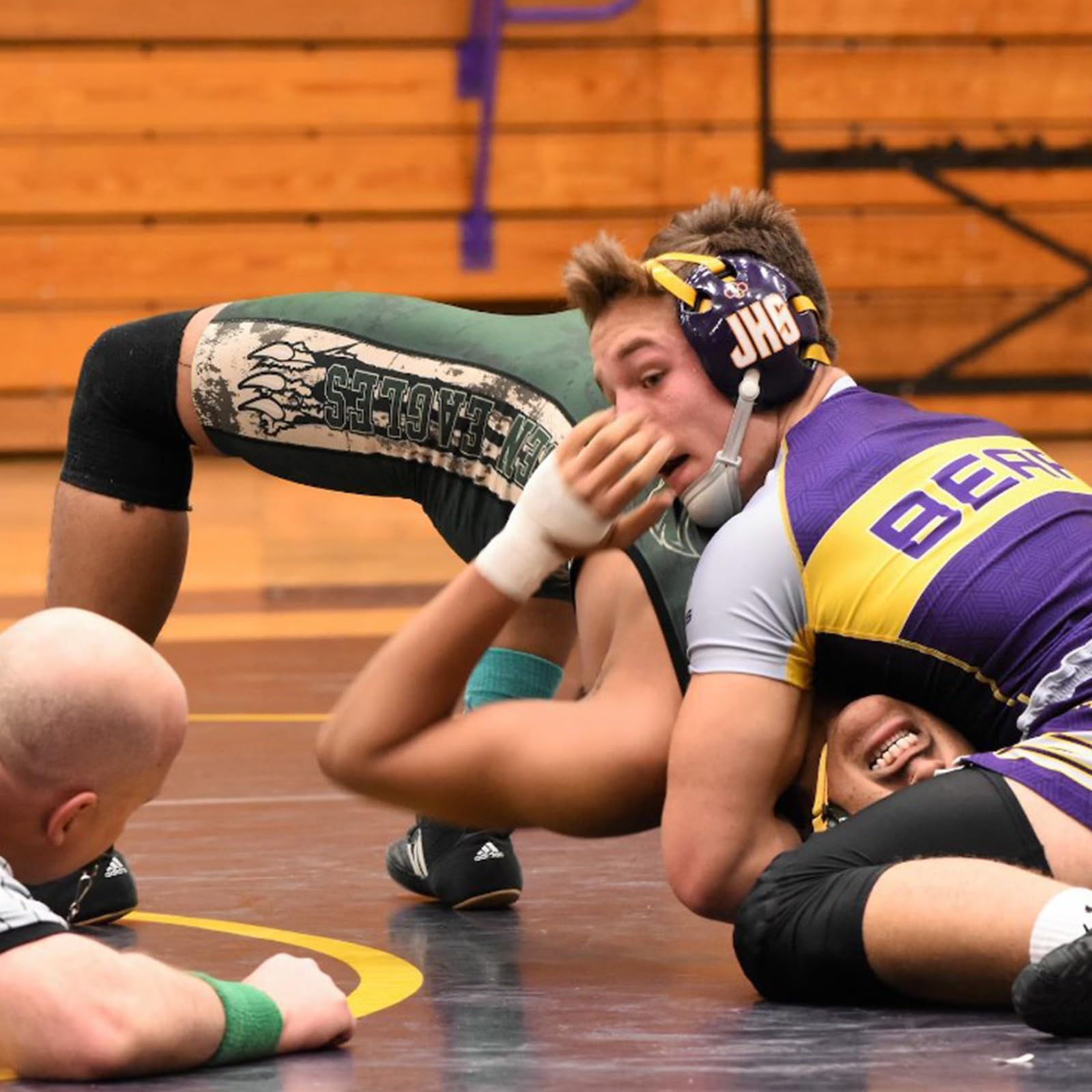 XIHIRCD 2 Pairs Red Green Wrestling Arm Bands, Wristbands Sports Cotton Wrist Sweatbands Soft Referee Wristband Wrist Sweat Bands for Men & Women Wrestling Tournament Dual Meet Events Football - Image 7