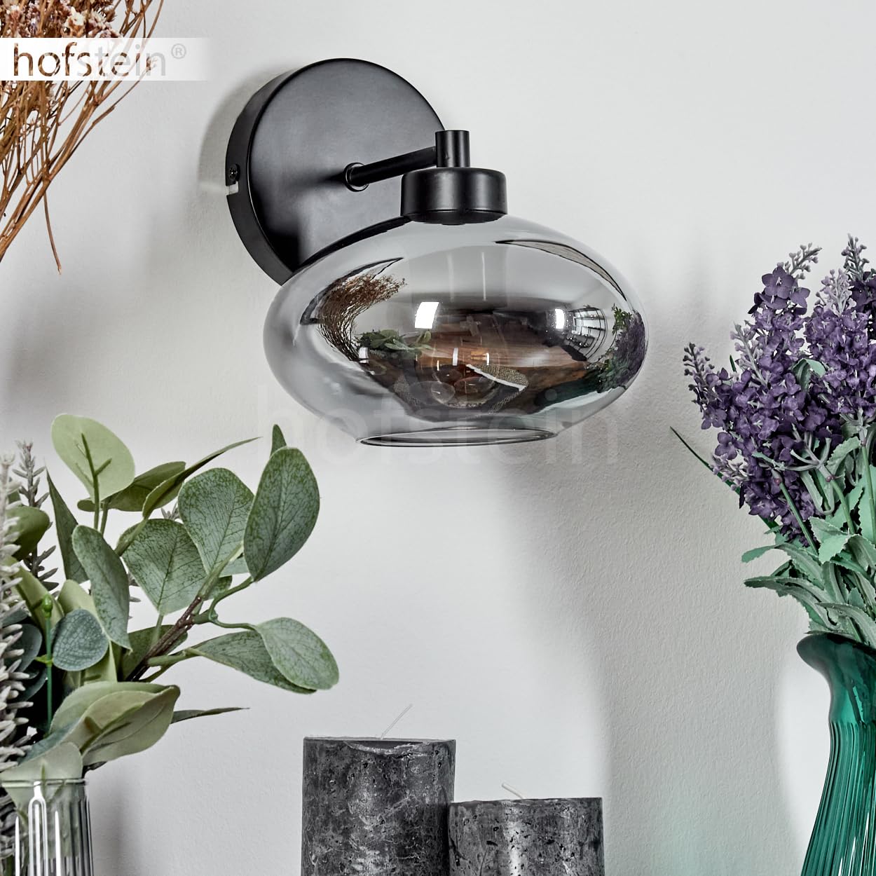 Wandleuchte Haikala, moderne Wandlampe aus Metall/Glas in Schwarz/Rauchfarben, Retro/Vintage Leuchte Up mit Schirm aus Rauchglas (Ø 18,5 cm), 1-flammig, 1 x E27, ohne Leuchtmittel