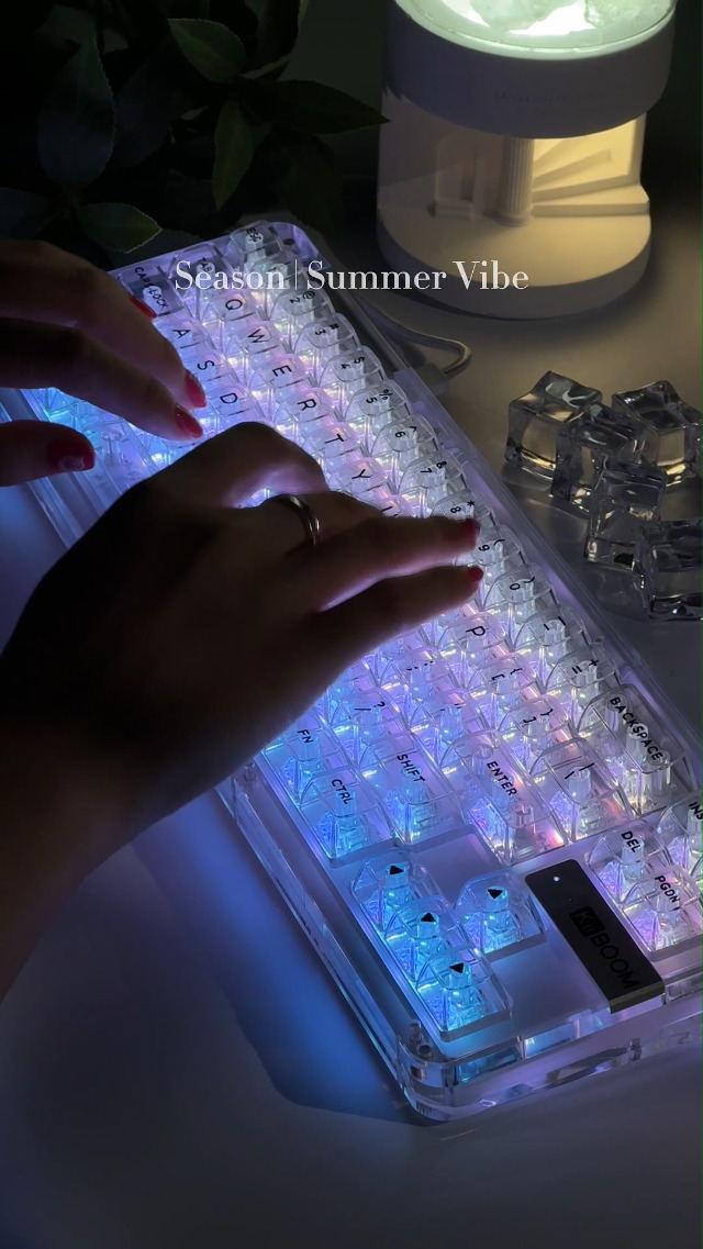 【美品】KiiBoom Phantom 68 ゲーミングキーボード 光る 透明 KiiBOOM Phantom 68