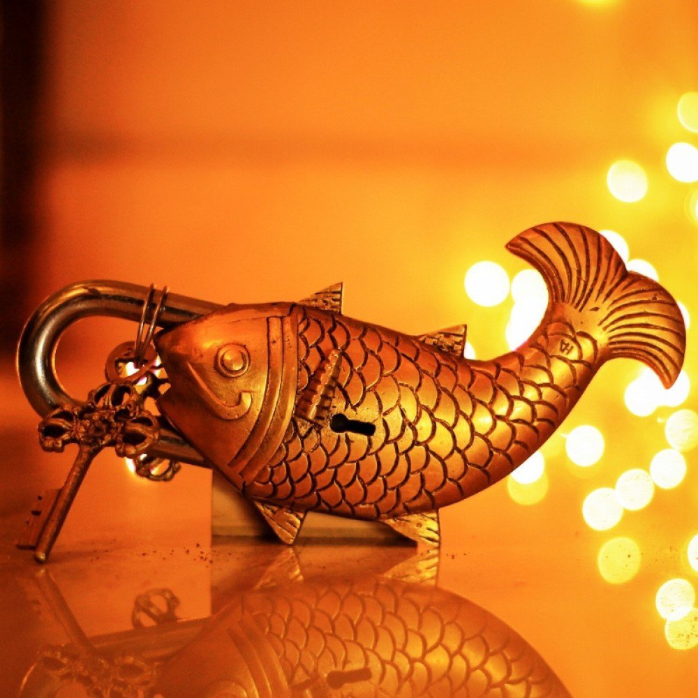 Two Moustaches Golden Fish Design Functional Brass Lock with 2 Keys, Standard, Pack of 1 Lock and 2 Keys (B01GVJUIZA) Amazon Price History, Amazon Price Tracker