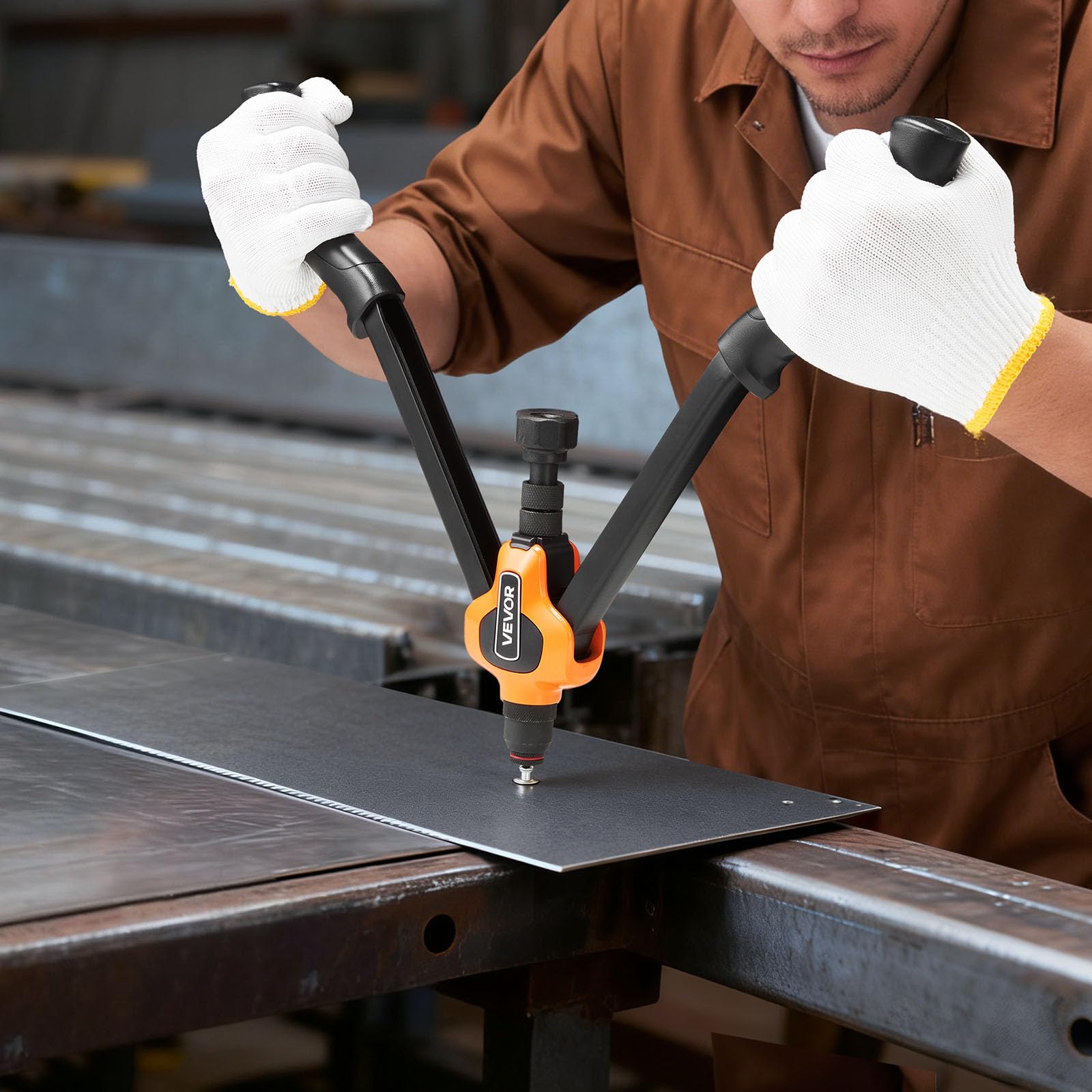 VEVOR Kit Rivettatrice per Inserti Filettati a Due Mani da 430 mm, con 13 Mandrini e 130 Dadi, con Robusta Custodia per il Trasporto, per Montaggi Metallici, Mobili, Autoveicoli e Riparazioni DIY