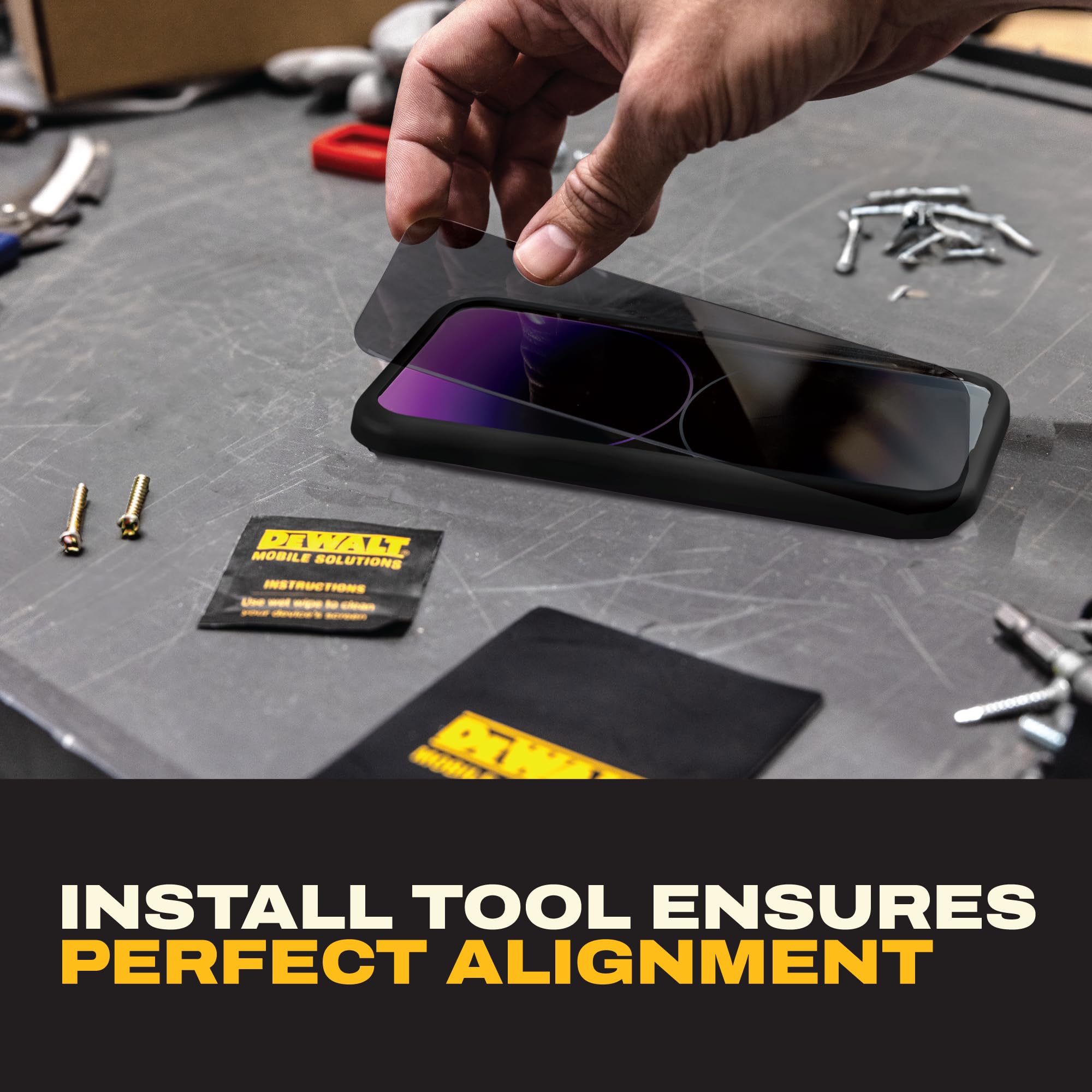 DEWALT Pellicola protettiva per schermo Heavy Duty da 2 pezzi compatibile con iPhone 17, protezione del sensore, compatibile con Dynamic Island, vetro temperato anti-spia [durezza 9H]