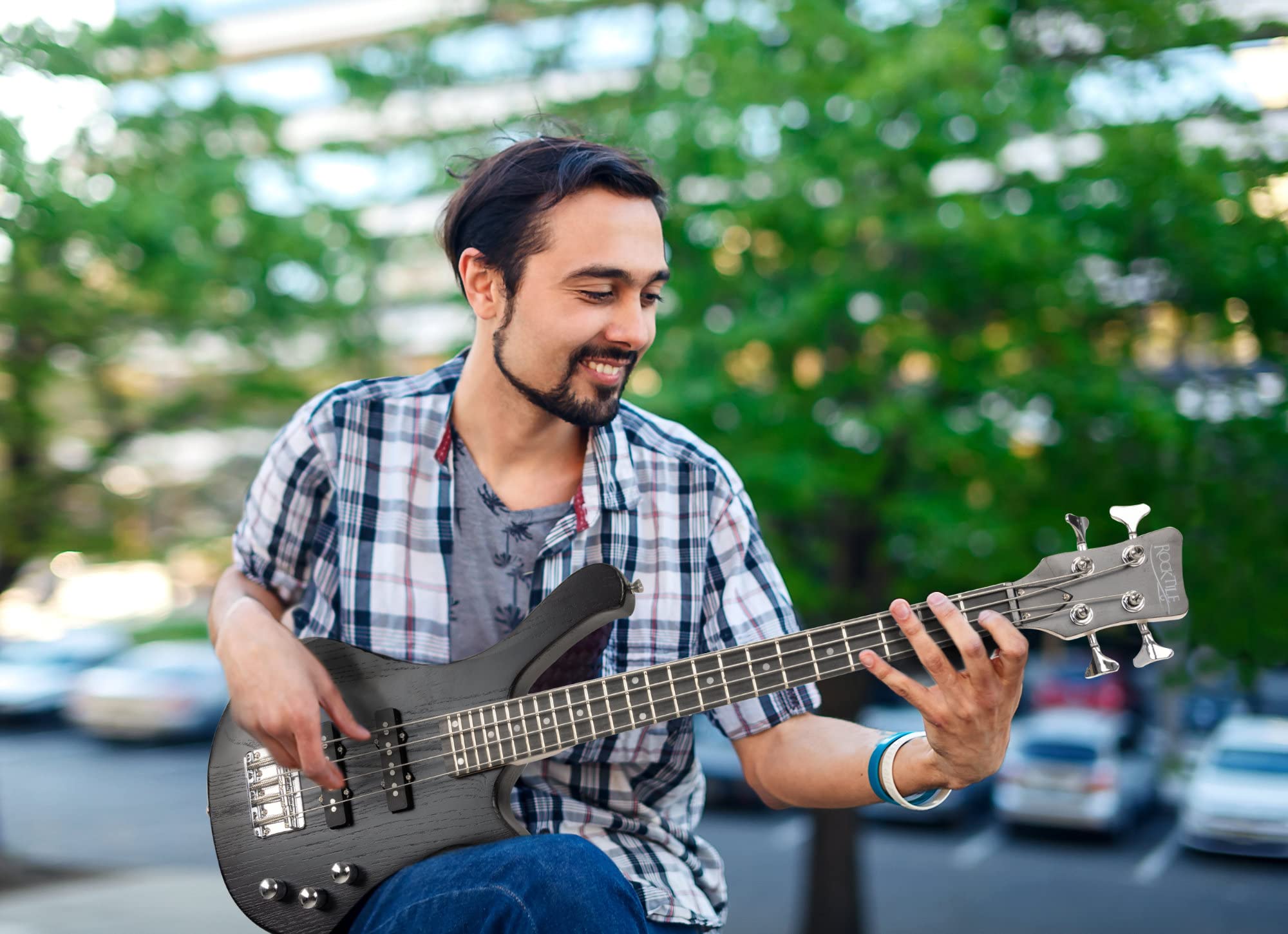 Rocktile TB-4 MBK Traveler E-Bass - 4-saitiger E-Bass im Reiseformat - Body: Erle, Hals: Ahorn - Griffbrett: Technical Ebony - 2 Single Coil-Tonabnehmer - Matte Black