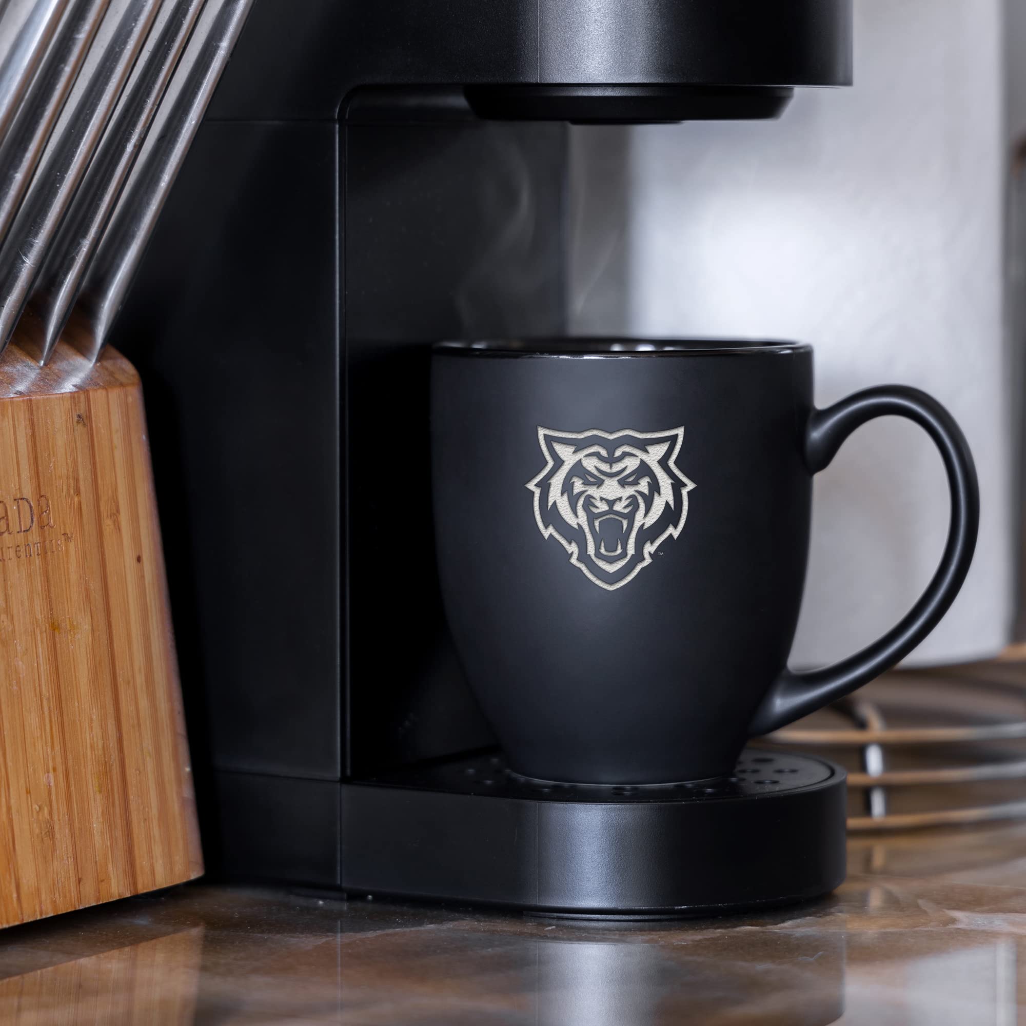 Rico Industries NCAA Idaho State Bengals Main - Taza de bistró negro mate de 16 onzas, para bebidas calientes o frías, logotipo del equipo grabado para una sensación única