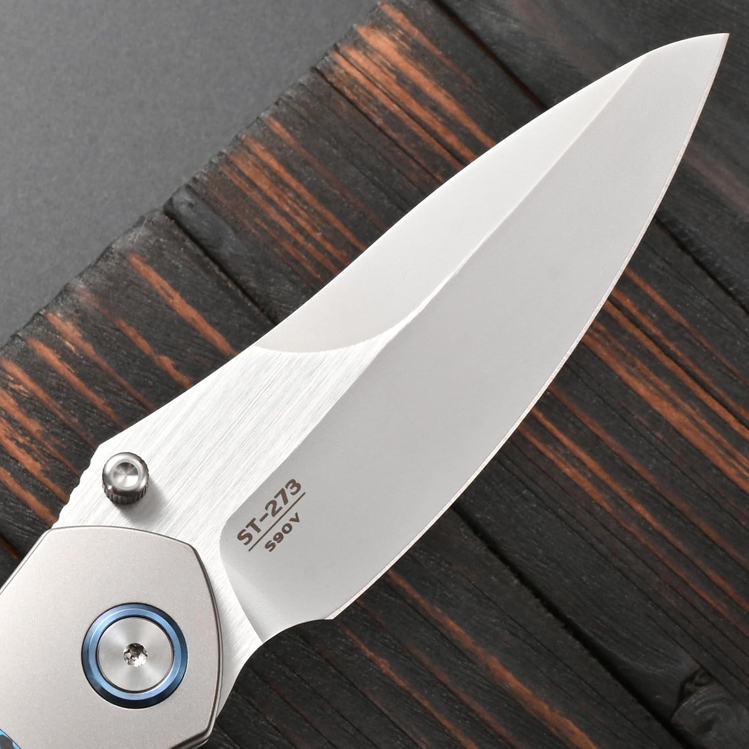 Sitivien ST273 Folding Knife, S90V Steel Blade Titanium & Carbon Fiber Handle Knife with Pocket Clip for Outdoor Camping, Hiking, Survival, Hunting (Blue+Red)