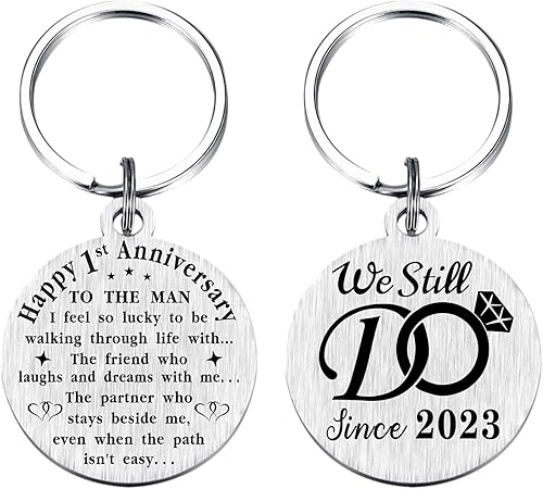 TANWIH Llavero de primer aniversario de boda, regalo para marido y él, decoración de aniversario de 1 año, We Still Do Since 2023, aniversario de 1