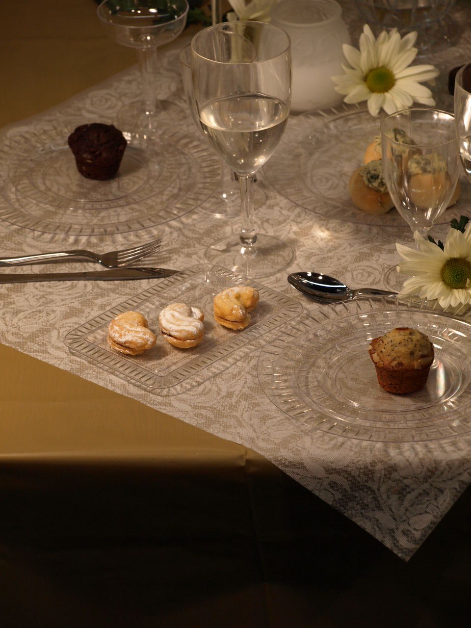 Party Essentials N791241 Elegance Hard Plastic Appetizer Plates, 5" x 7", Black (Case of 420)