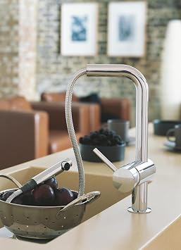 GROHE Minta kitchen faucet (faucet kitchen with pull-out shower practical 360° swivel area water-saving thanks to variable quantity limits, easy installation on the sink) chrome 32168000