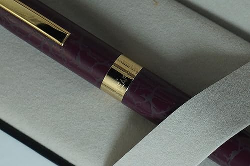 Miniatura 5 de Sheaffer Hecho a mano en Estados Unidos Legacy Heritage Look of Leather vino burdeos barril y 22KT Gold Appointments Bolígrafo