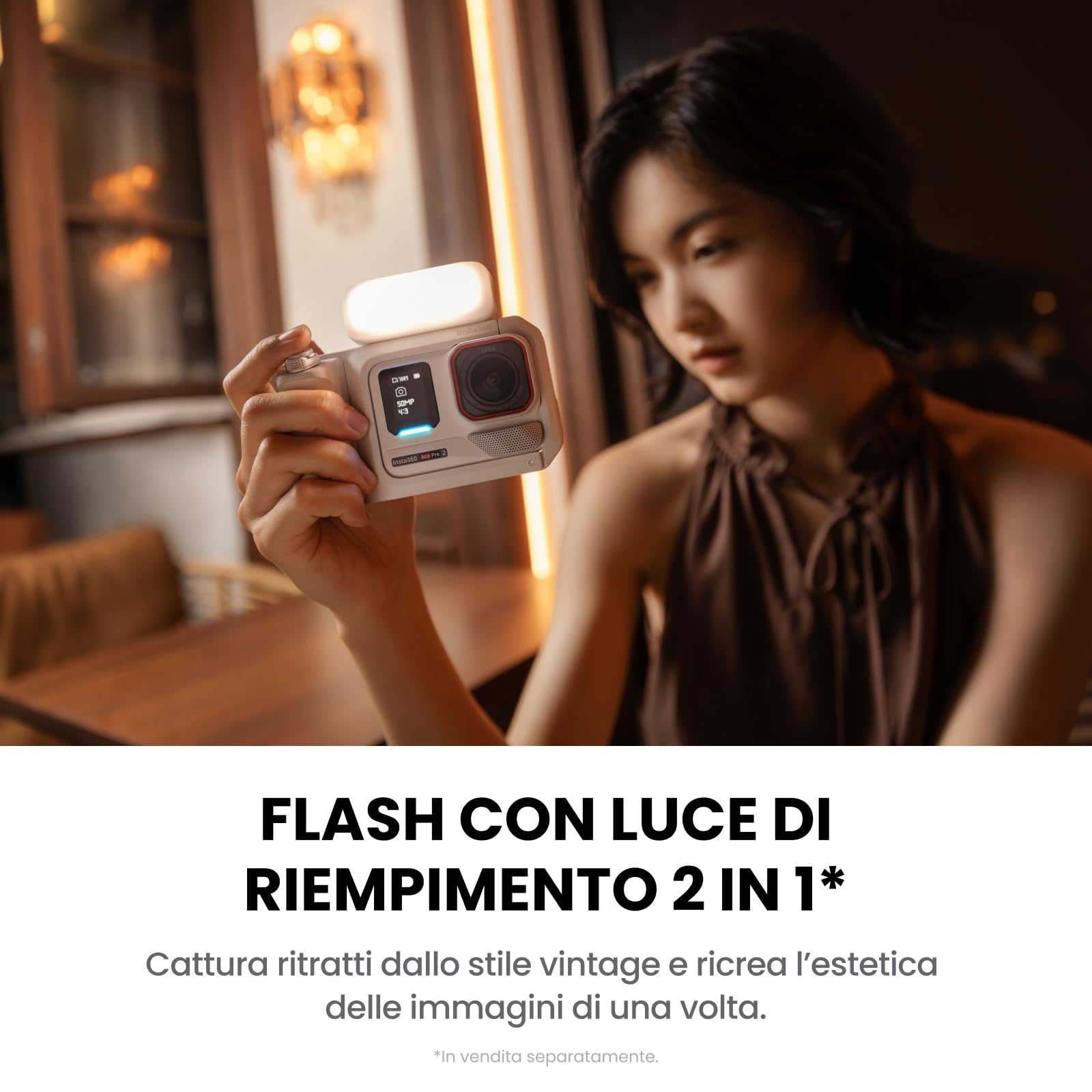 Insta360 Ace Pro 2 Pack Istantanee Edizione limitata Bianco artico - Cam impermeabile 8K con Leica, sensore 1/1,3", prestazioni in scarsa luce, kit impugnatura Xplorer Pro per fotografia di strada