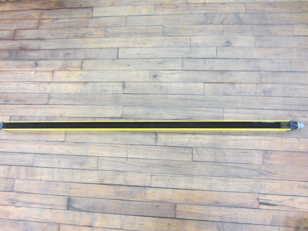 SICK C40S-1203CA010 0 to +55 C, 0 to 21 M SCANNING Range, 1018647, 2-3 A, 24VDC +/- 20%, 30 MM Resolution, 4-PIN, Female Connector M8, IP65, Safety Light Curtain, Sender ONLY