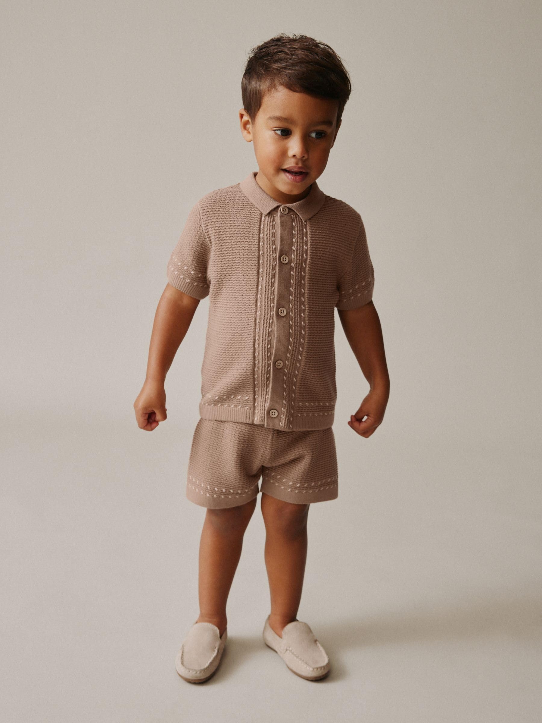 NEXT Jungen Strukturiertes Strick-Poloshirt mit Knopfleiste und Shorts, Set