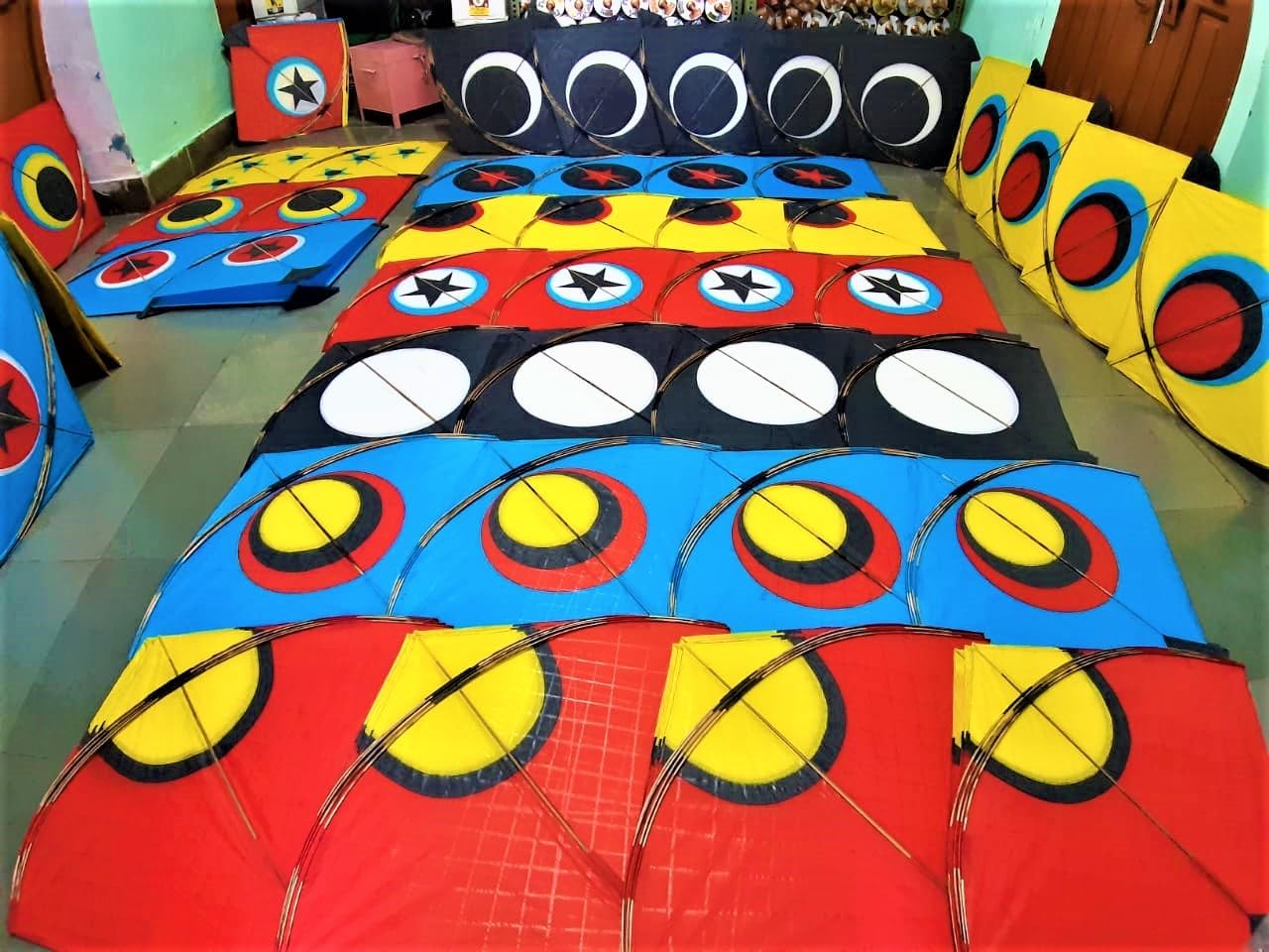 Generic Kites for Flying in Sky and Decoration (Pack of 50). Multiple Designs Will be provided. Paper Kites of Made Bamboo Sticks, Medium