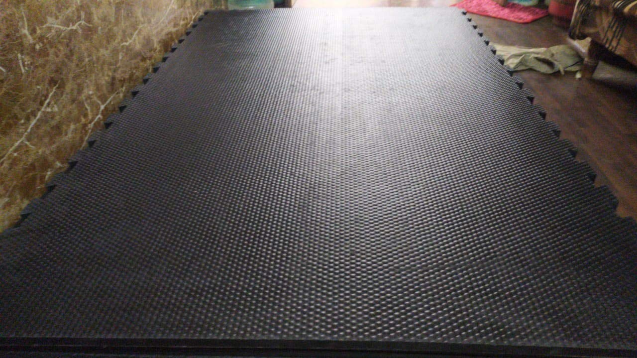 Cow Mat, 6 ft x 4 ft x 17 mm, Interlocking, Natural Rubber Cow Mat
