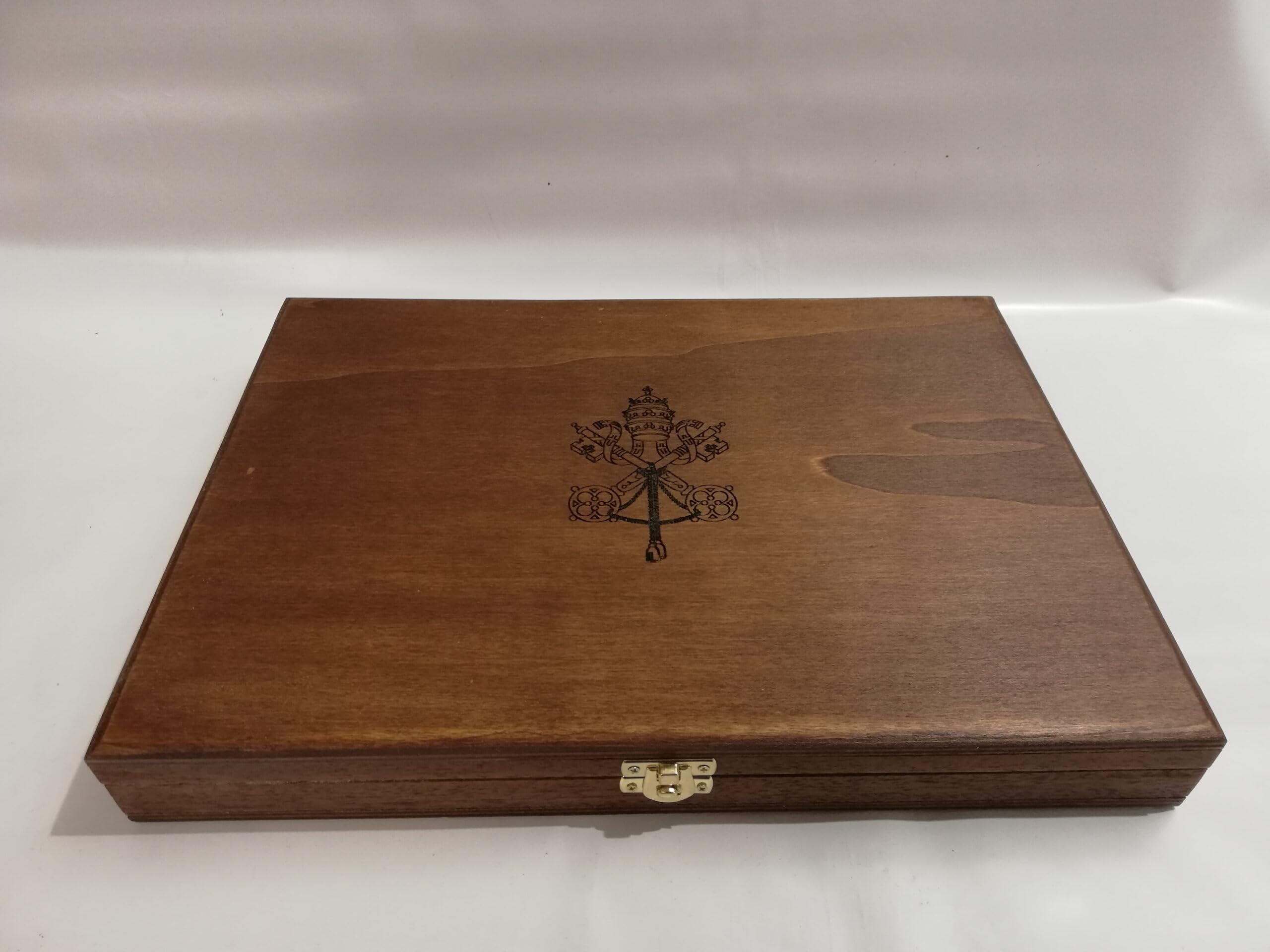 Münzbox mit Gravur Kirchenstaat-Wappen, Zwei herausnehmbare Einlagen, für Münzen und Medaillen, Numismatik, handgefertigt in Italien