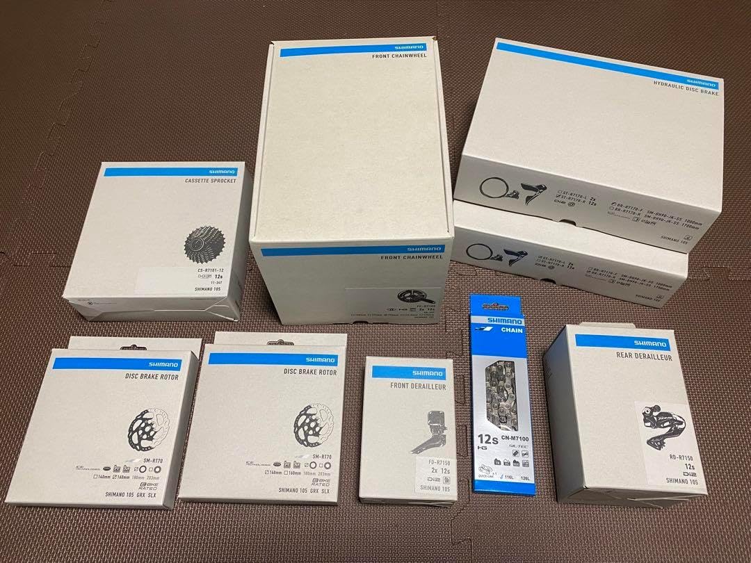 鳥のダンスコスチュームを着た4人！東京ディズニーシー“ダッフィー